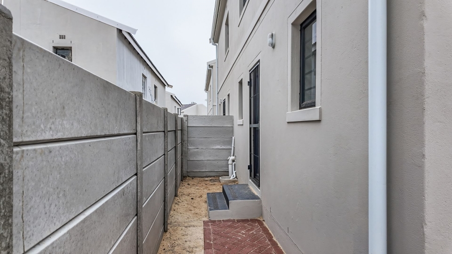 To Let 3 Bedroom Property for Rent in Rivergate Western Cape